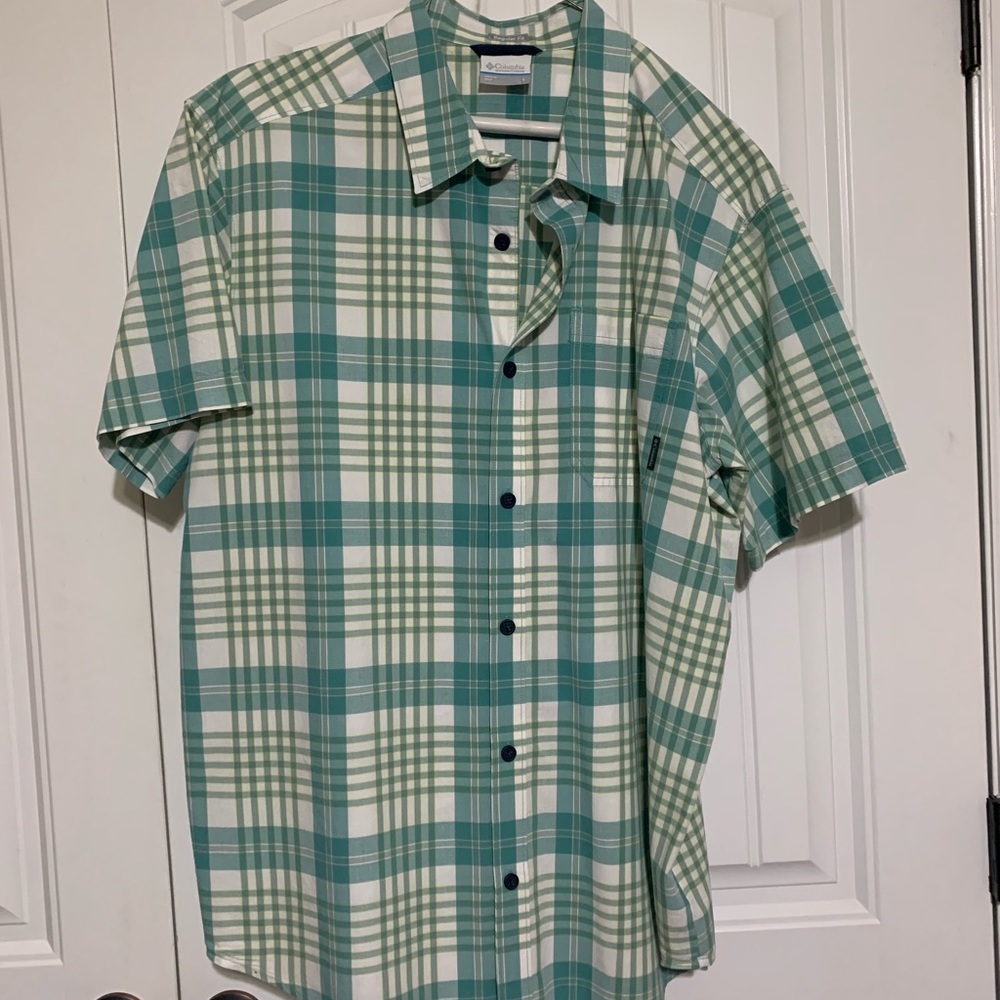 Columbia SS Button Down Men’s Large